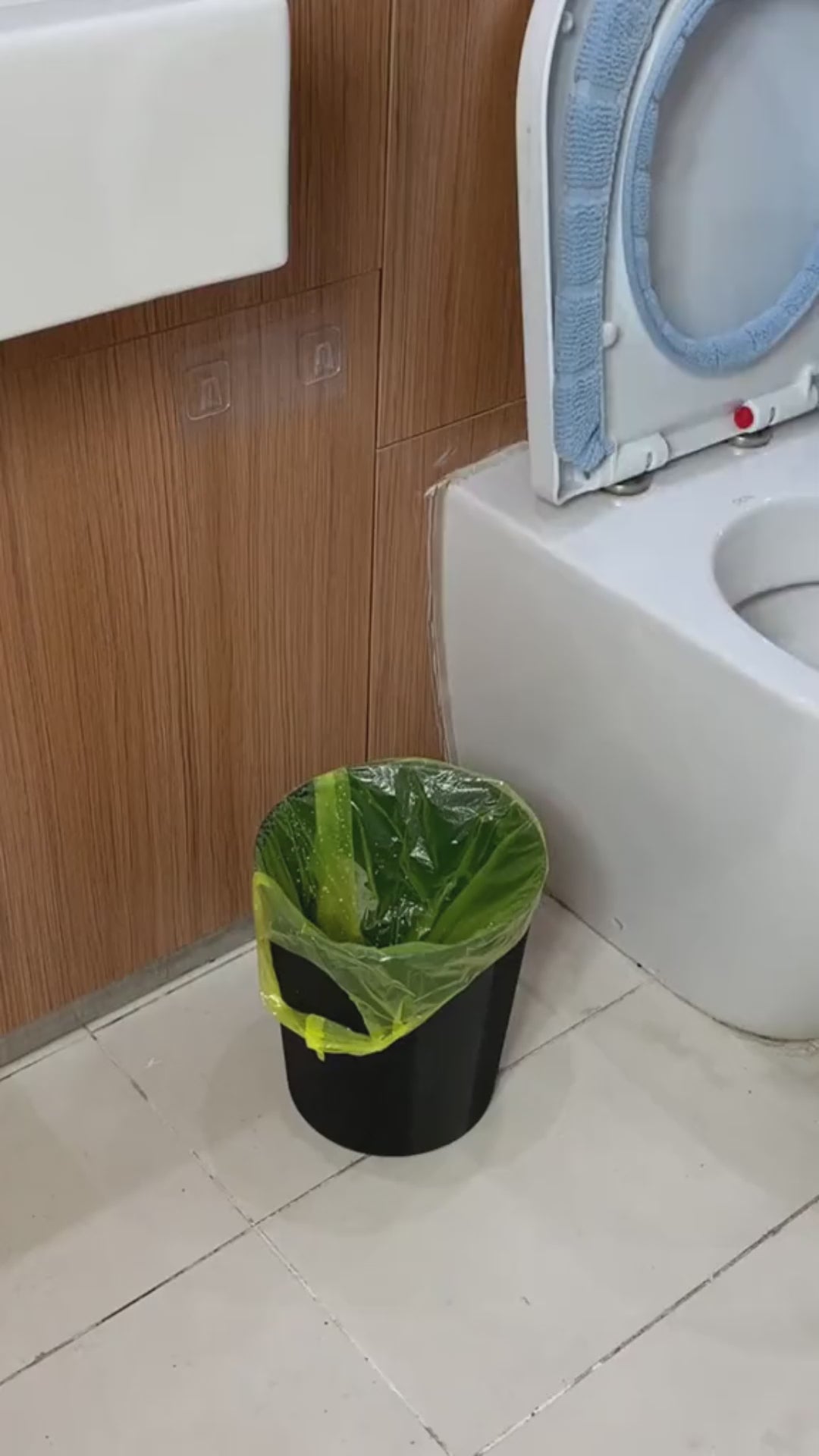 פח אשפה תלוי ללא קידוח